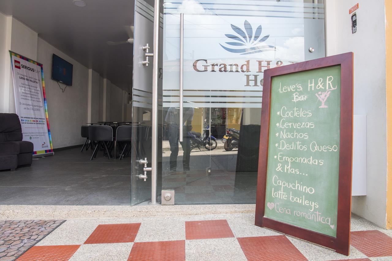 Hotel Grand H&R Villeta Exterior photo