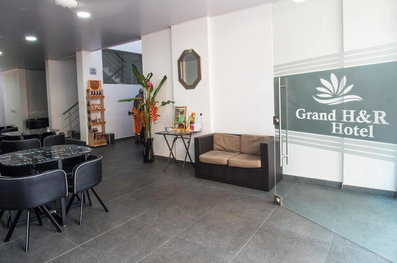 Hotel Grand H&R Villeta Exterior photo
